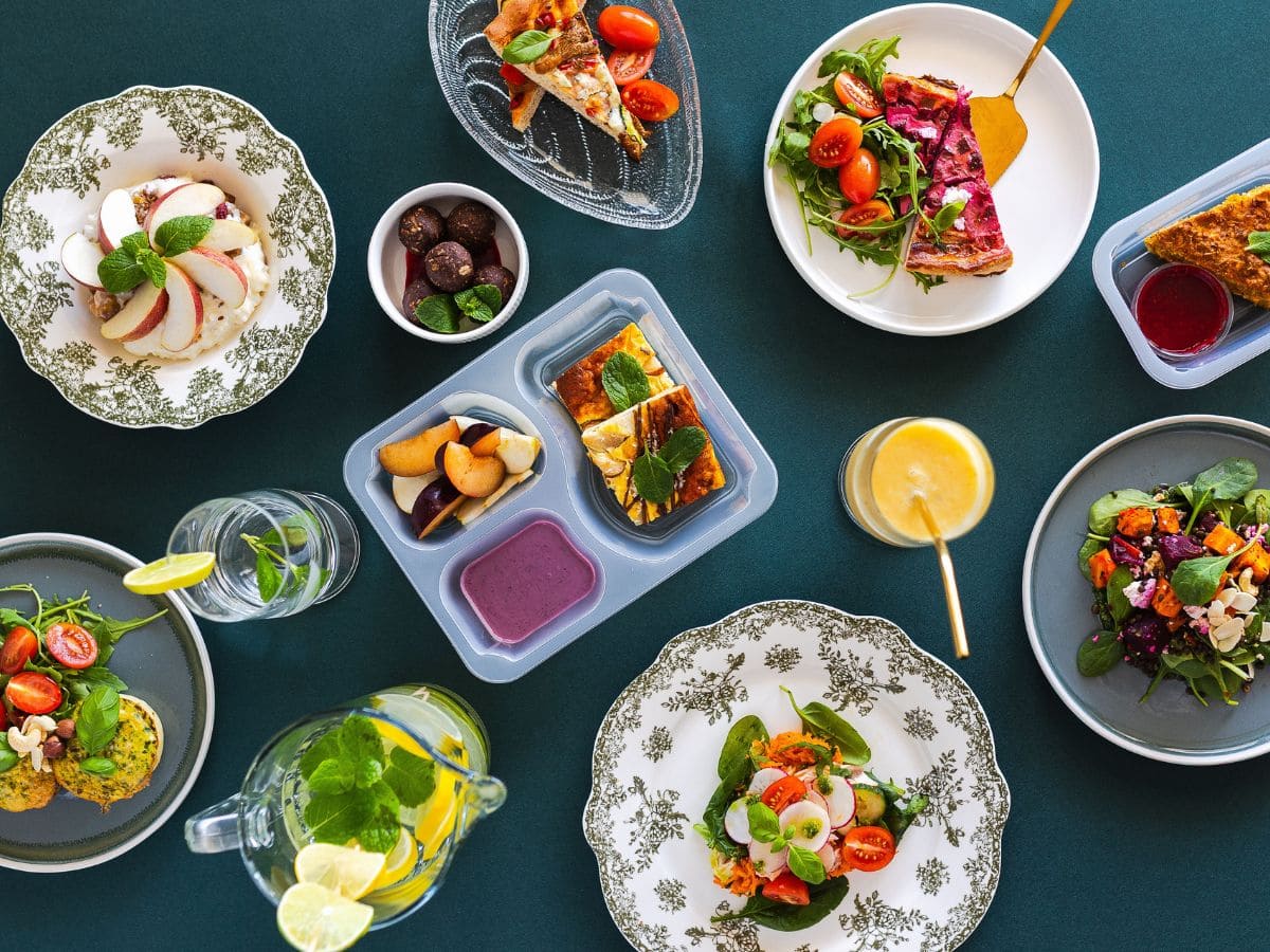 Posiłki Fit Catering na stole